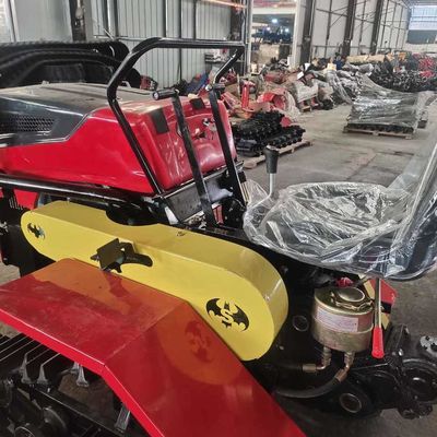 Puissances en chevaux agricoles Mini Tractor With Farming Implements du tracteur aux chenilles 4WD 25